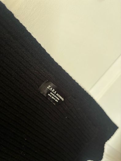 Zara long black ribbed knit scarf