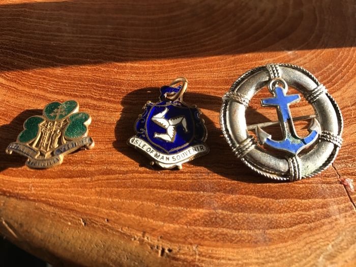 3 old enamel pieces