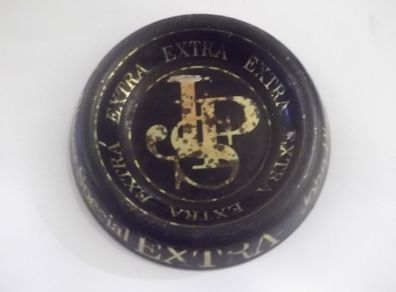 a vintage john players special extra ash tray