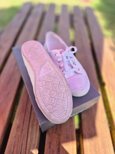 Converse Leather All Stars - Size 5 UK , 39 EU