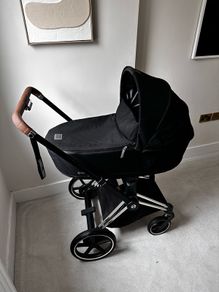 Cybex ePriam, with toddler chair and newborn bassinet with car seat adaptors