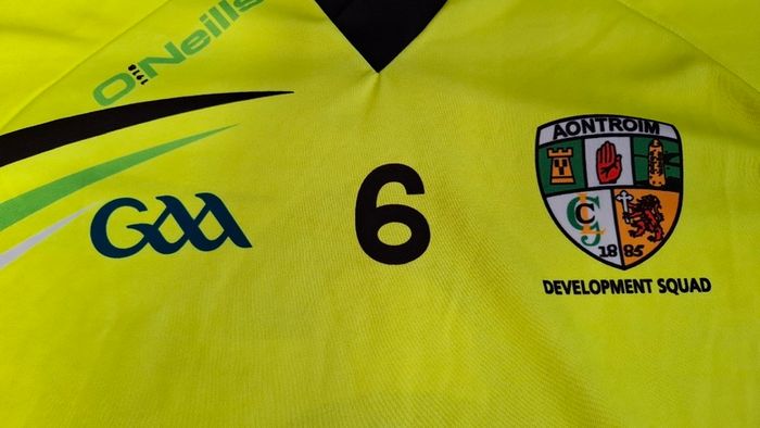 Antrim GAA (No.6) O'Neills Gaelic Football/Hurling Jersey (Adult Medium) FREE POST