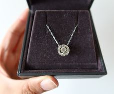 Swarovski sparkling dance una necklace