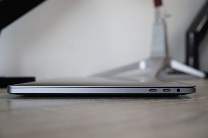 MacbBook Pro 13" 2020 | 10th Gen i5 2.0GHz | 16GB | 512GB