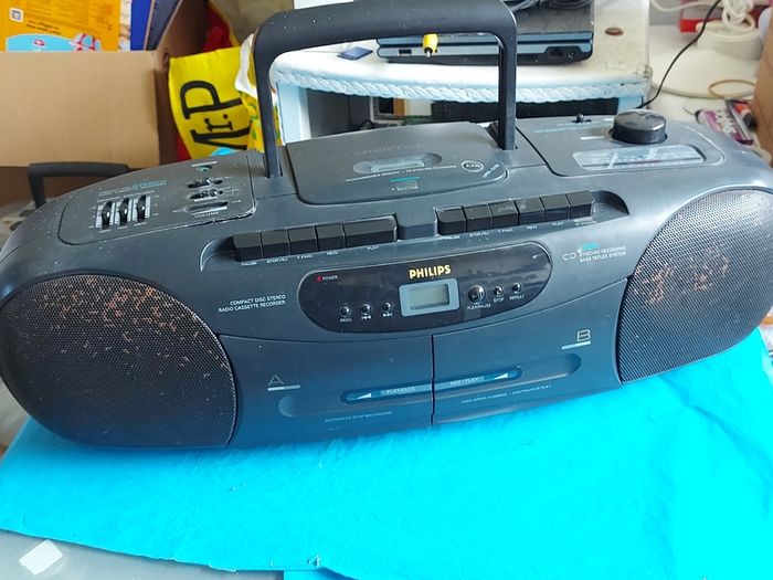 Philips AZ8349 Boombox Stereo Radio Twin Tape Decks CD Player Ghetto Blaster, in very good condition