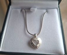 Lovely Vintage 925 Sterling Silver Ladies Necklace