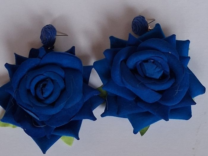 Realistic Navy Extravagant Rose with Raffia Woven Stud Earrings