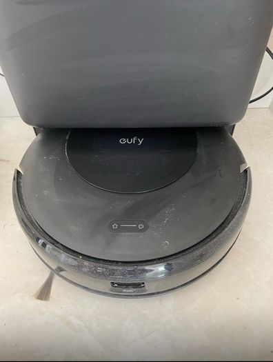 Bargain!! Eufy C20 vacuum mop with spare bags and brushes
