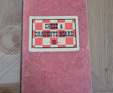 Vintage 1950s H.P. Gibson Chess and Draughts Set  Bakelite Counters