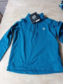 Regatta Long Sleeve Top With Half Zip Opening.  Age - 5-6 years.   B.N.W.T
