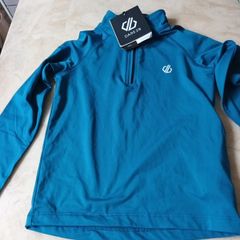 Regatta Long Sleeve Top With Half Zip Opening.  Age - 5-6 years.   B.N.W.T