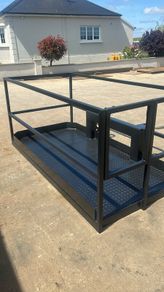 Baskets cages