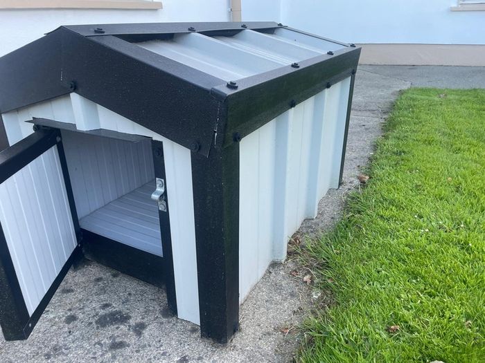 dog kennel