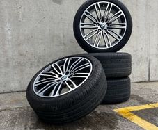 Genuine BMW Style 664M 19" Alloy Wheels - Like New, Pirelli