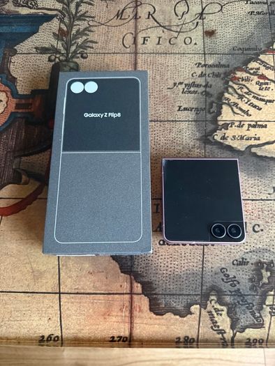 Sansung galaxy Z Flip 8