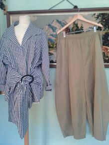 Brand new Barrel shape trousers with pockets