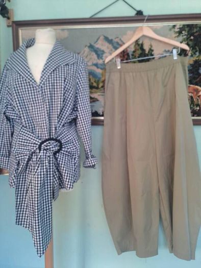 Brand new Barrel shape trousers with pockets