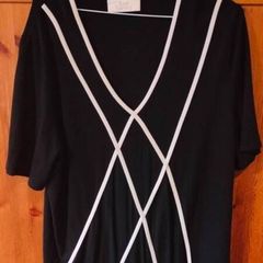 Ladies Ann Harvey black and white top.