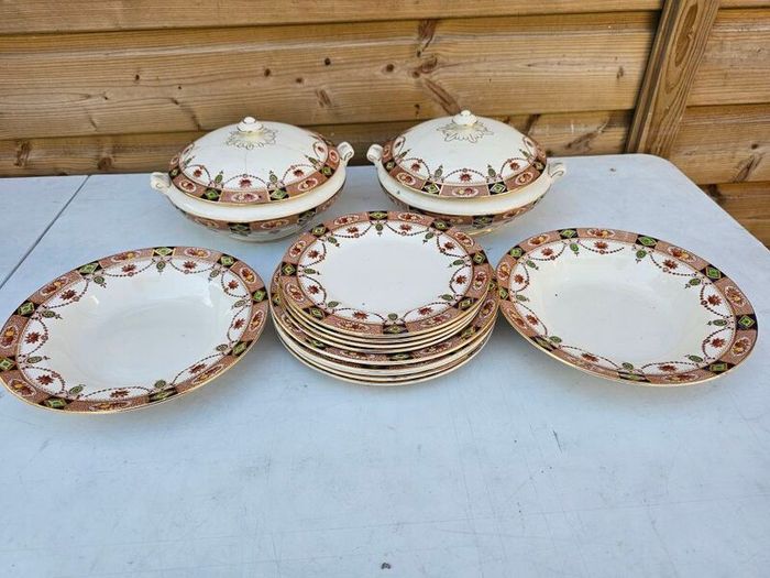 Collection of Arklow Pottery Alton Pattern  812