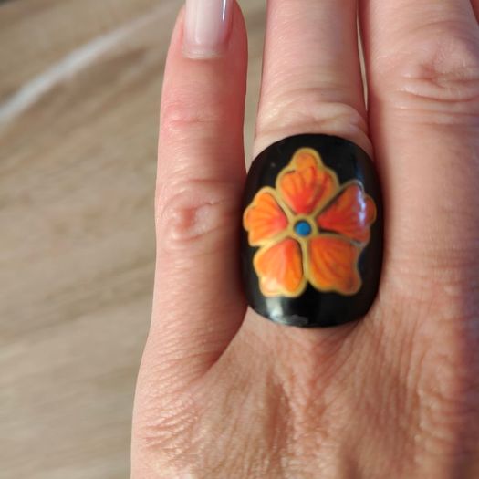 Flower wood ring, size M