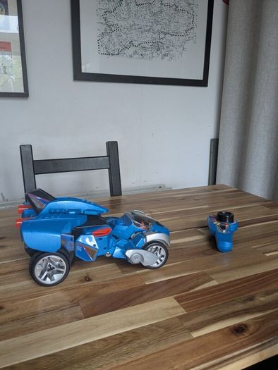 VTech remote controlled Switch & Go Dash T-Rex/Car transformer