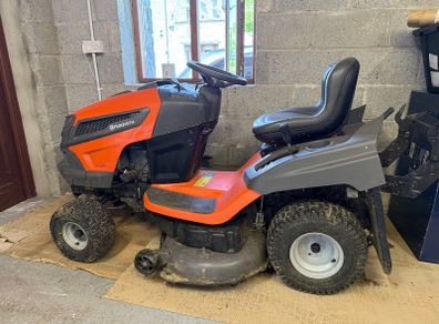 Husqvarna TC242T Lawn Tractor Ride on Mower