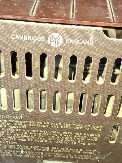 1940s Bakelite Pye Radio from Cambridge, England, Powered on no sound just static, maybe need aerial, Postage Available or collection,