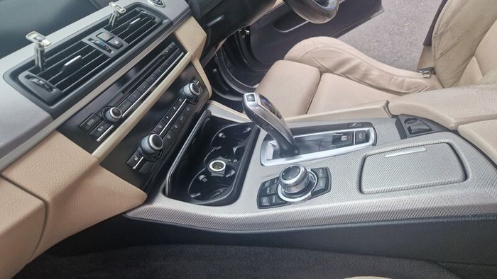 Car bmw f 10 2.0 D m sport