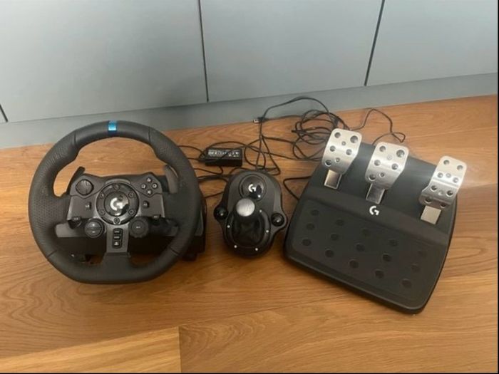 Logitech G923 Trueforce Steering Wheel + Pedals + Gear Shifter