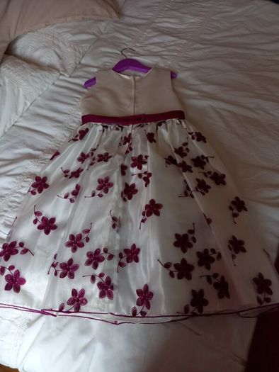 Girls dress