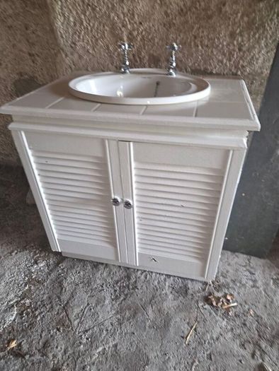 1990's Armitage Shanks Sink unit