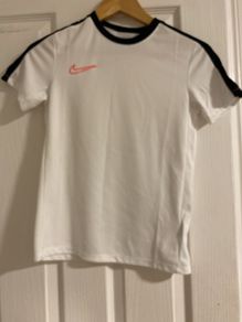 Nike top