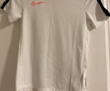 Nike top