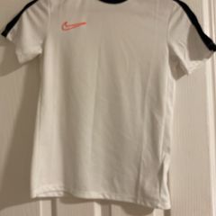 Nike top
