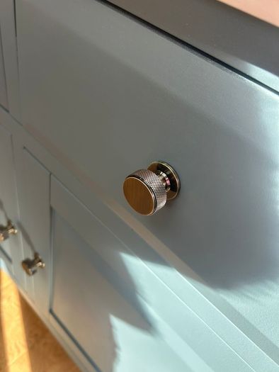 sideboard / dresser