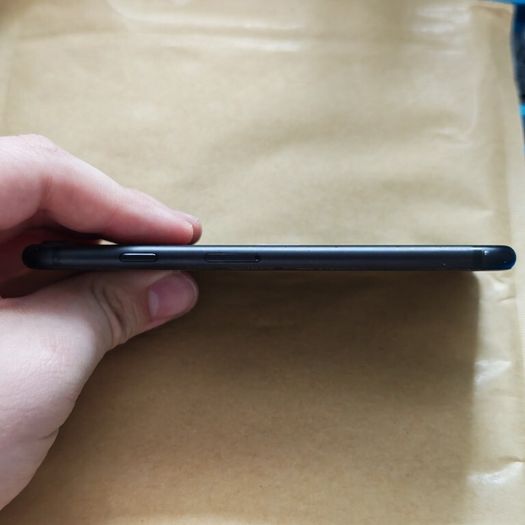 Apple iPhone 7 - 32GB - Black - 3 Network - Activation Locked (For Parts / Repair)