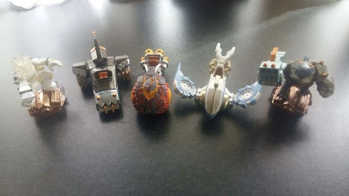 skylander figures