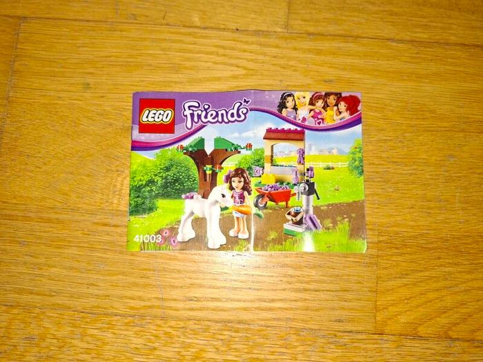 Lego Friends Olivia's newborn foal (41003)