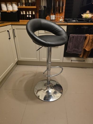 bar stool