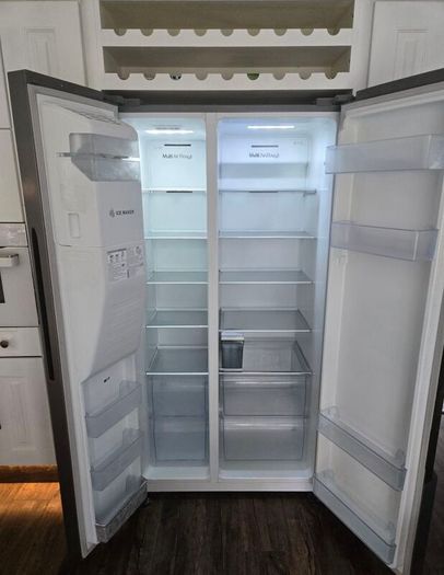Hisense American fridge freezer