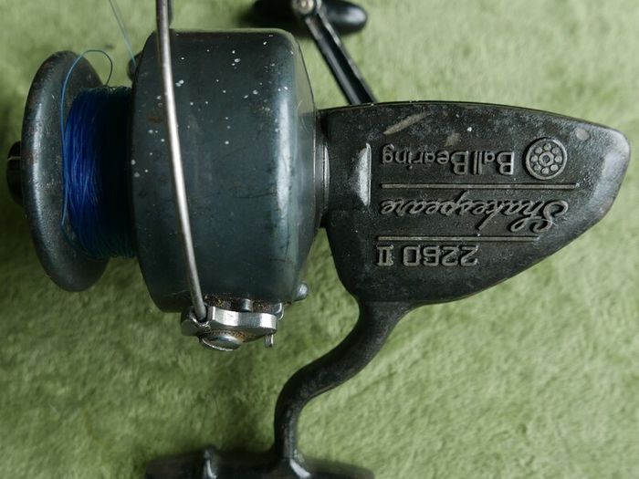 Vintage Shakespeare Ball Bearing 2260 II Large Spinning Reel (in working order)