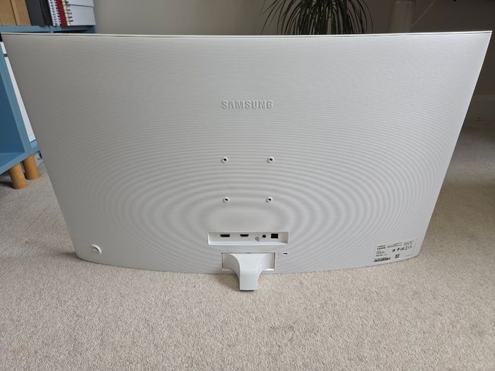 Samsung C32F391FWU 32in Curved Full HD Monitor - Works - No Stand