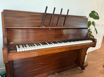 Monigton and Weston Piano