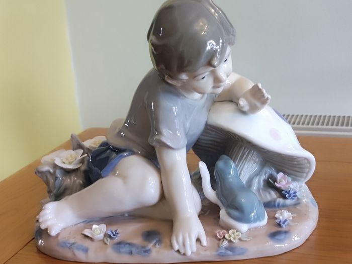 Ashford Collection Porcelain Figurine