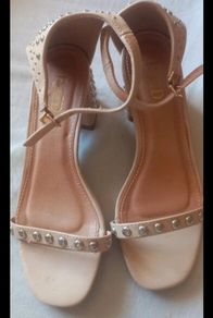 ladies sandals raid