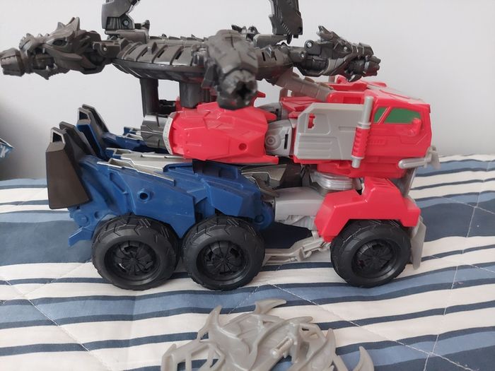Transformer  OPTIMUS