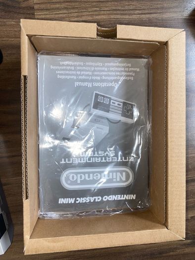 NES Classic boxed 1 controller