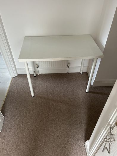 Table study white