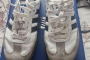 Sambas, white &amp; black