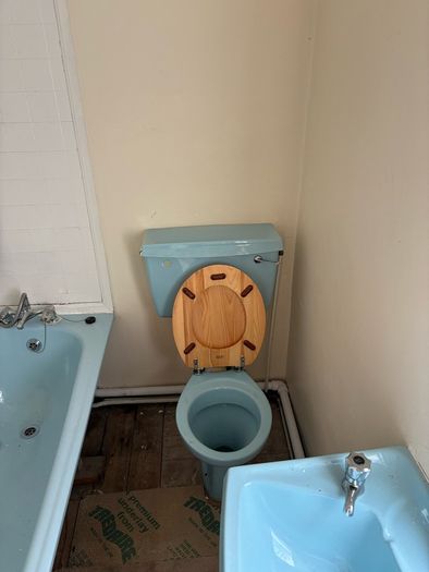 Vintage Turquoise Bathroom